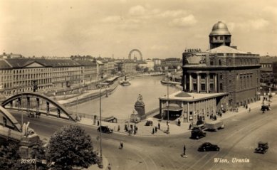 Palác Urania - Historická pohlednice - foto: archiv redakce