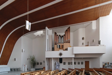 Wolfsburg Church, parish centre and vicarage - foto: Petr Šmídek, 2012