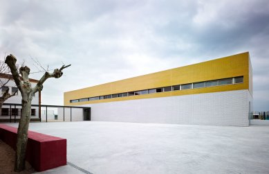Škola v El Casar de Escalona - foto: Emilio Fernández