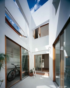 Inside House & Outside House - foto: © Masao Nishikawa