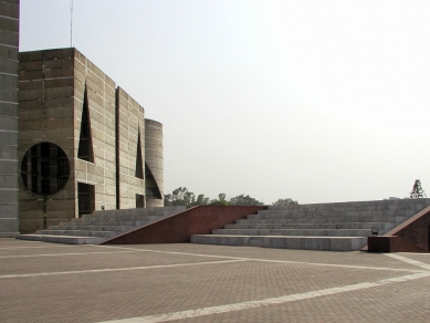 National Assembly in Dhaka - foto: Ondřej Pleštil, 2012