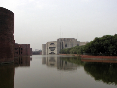 National Assembly in Dhaka - foto: Ondřej Pleštil, 2012