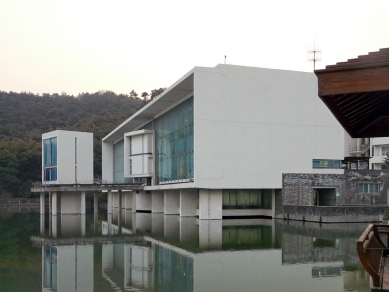 Library of Wenzheng College at the Suzhou University - foto: Vít Podráský