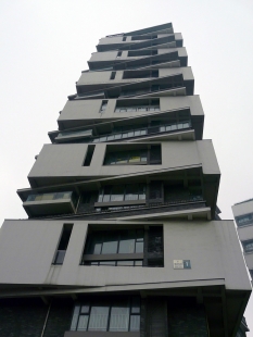 Vertical Courtyard Apartments - foto: Vít Podráský