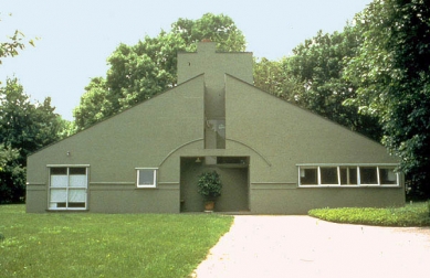 Vanna Venturi House - foto: © D.Brownlee, 1977