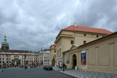 Vstupní objekt do Schwarzenberského a Salmovského paláce - foto: Petr Šmídek, 2013