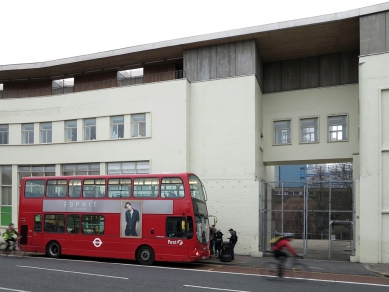 Polyfunkční dům Garratt Lane - foto: Jiří Žid, 2012