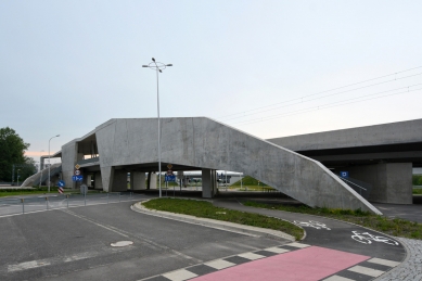 Vlaková a tramvajová zastávka - foto: Petr Šmídek, 2013