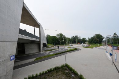 Vlaková a tramvajová zastávka - foto: Petr Šmídek, 2013