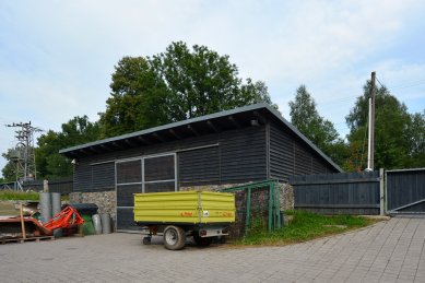 Hospodářské budovy Centra ekologické výchovy - foto: Petr Šmídek, 2013