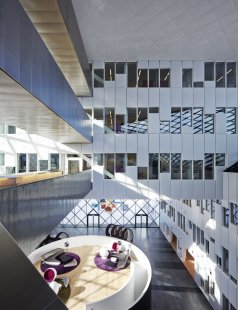 Kancelářská budova firmy Statoil - foto: Ivan Brodey