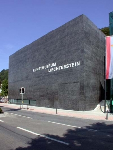 Kunstmuseum Liechtenstein - foto: Petr Šmídek, 2002