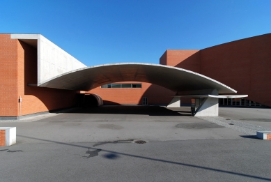 Vícefunkční pavilon Gondomar  - foto: Petr Šmídek, 2011