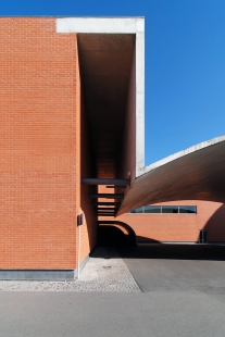 Vícefunkční pavilon Gondomar  - foto: Petr Šmídek, 2011