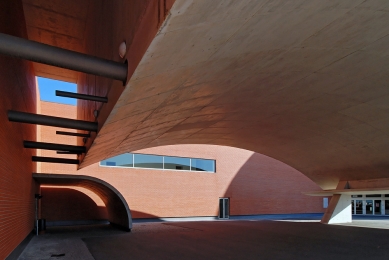 Vícefunkční pavilon Gondomar  - foto: Petr Šmídek, 2011