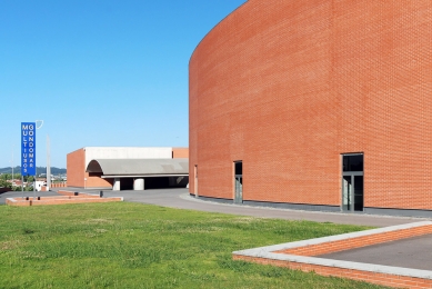 Vícefunkční pavilon Gondomar  - foto: Petr Šmídek, 2011