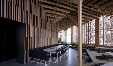 Reštaurácia Sake No Hana - Pohľad - foto: Kengo Kuma & Associates