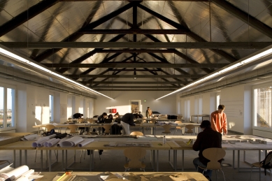 Škola umění a architektury v Évoře - foto: Leonardo Finotti