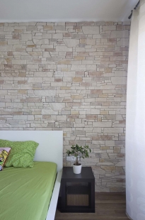 Transformation of a small apartment in a brick building - foto: Jiří Ernest