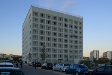 Městská knihovna ve Stuttgartu - foto: Milan Domkář