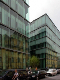 Munich Re South 1 - foto: Petr Šmídek, 2003