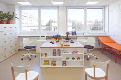 Interior of a private office and waiting room of a children's doctor - foto: Tomáš Balej