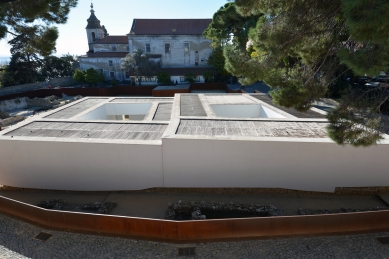 Musealization of the Archaeological Site of Praça Nova of São Jorge Castle - foto: Petr Šmídek, 2013