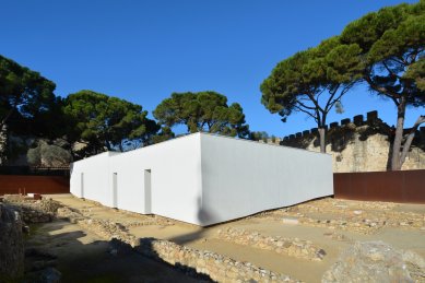 Muzealizace arch. vykopávek Praça Nova na hradě São Jorge - foto: Petr Šmídek, 2013