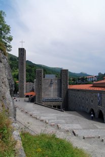 Kostel v Aránzazu - foto: Petr Šmídek, 2011