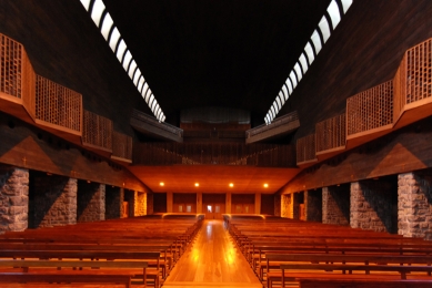 Basilica of Aránzazu - foto: Petr Šmídek, 2013