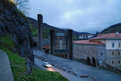 Basilica of Aránzazu - foto: Petr Šmídek, 2013