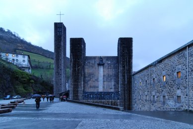 Basilica of Aránzazu - foto: Petr Šmídek, 2013