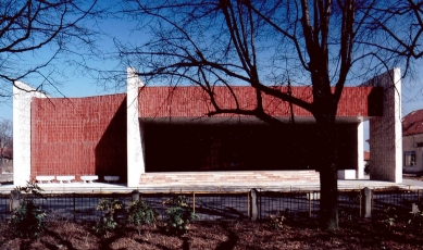 Dom kultúry v Bojniciach na hlavnom námestí - Vstup do spoločenskej sály - foto: archív Milici Marcinkovej