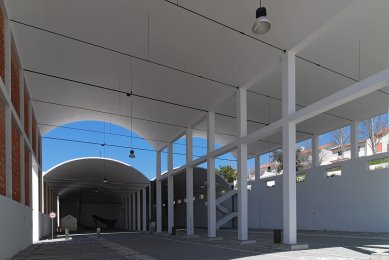 Hotel and Catering School - foto: Petr Šmídek, 2013