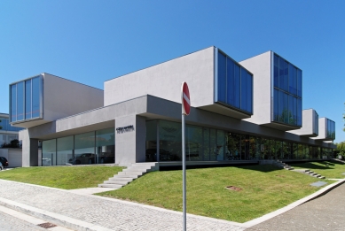 Commercial Building in Boavista - foto: Petr Šmídek, 2011