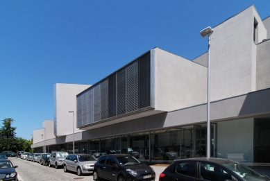 Commercial Building in Boavista - foto: Petr Šmídek, 2011