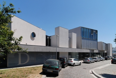 Commercial Building in Boavista - foto: Petr Šmídek, 2011