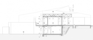 Family House JJ - Řez E-E' - foto: JRKVC