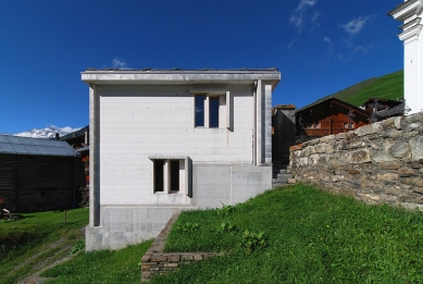 A community mortuary building - foto: Petr Šmídek, 2008