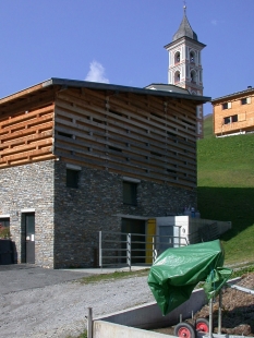 Butchery and Barns - foto: Petr Šmídek, 2003