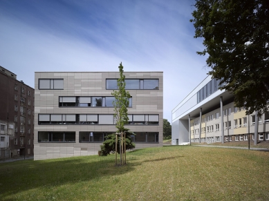 Univerzitní knihovna a Multifunkční centrum UJEP - foto: Filip Šlapal 