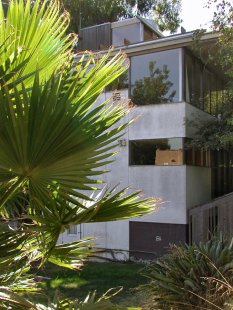 Richard Neutra's private house with studio - foto: Petr Šmídek, 2001