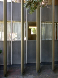 Richard Neutra's private house with studio - foto: Petr Šmídek, 2001