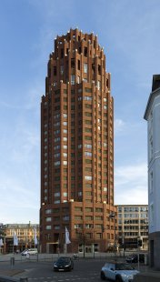 Výškový dům Mainplaza - foto: Ester Havlová, 2014