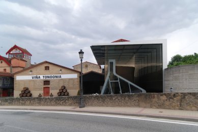 Tondonia Winery Pavilion - foto: Petr Šmídek, 2011