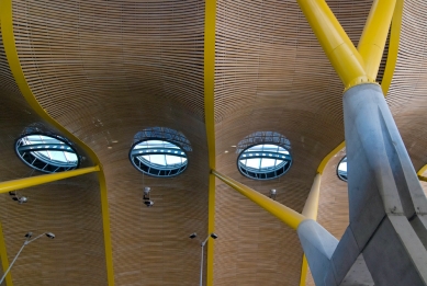 Madrid Barajas Airport - foto: Petr Šmídek, 2007