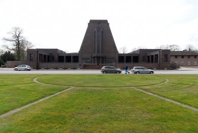 Krematorium Hamburg-Ohlsdorf - foto: Petr Šmídek, 2012