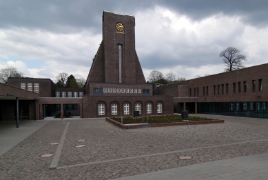 Krematorium Hamburg-Ohlsdorf - foto: Petr Šmídek, 2012