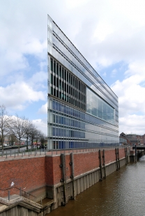 Deichtor Office Building - foto: Petr Šmídek, 2012