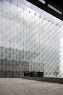 Telefonica Headquarters - foto: Rafael de La-Hoz Arquitectos